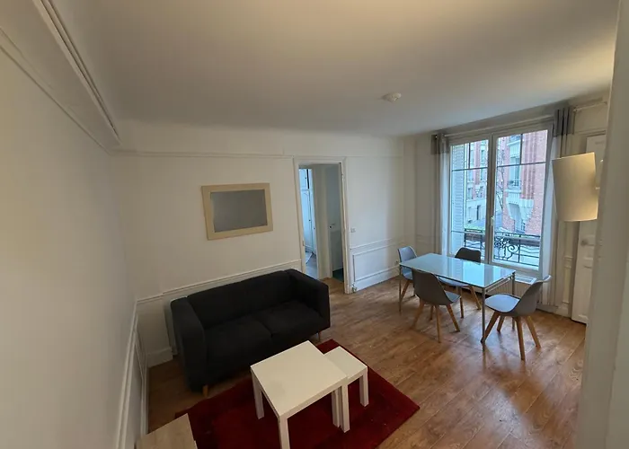 Le Marais Republique * Paris