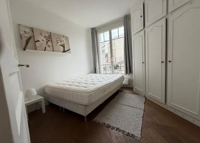 Le Marais Republique * Paris